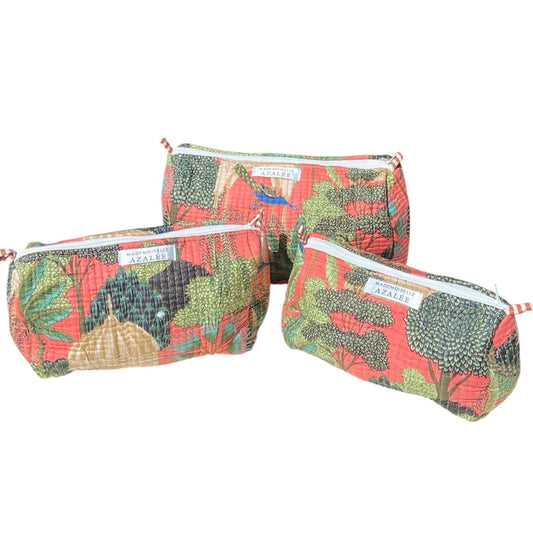 Trousse de toilette Peacock en tissu indien matelassé, colorée et artisanale, disponible en trois tailles.
