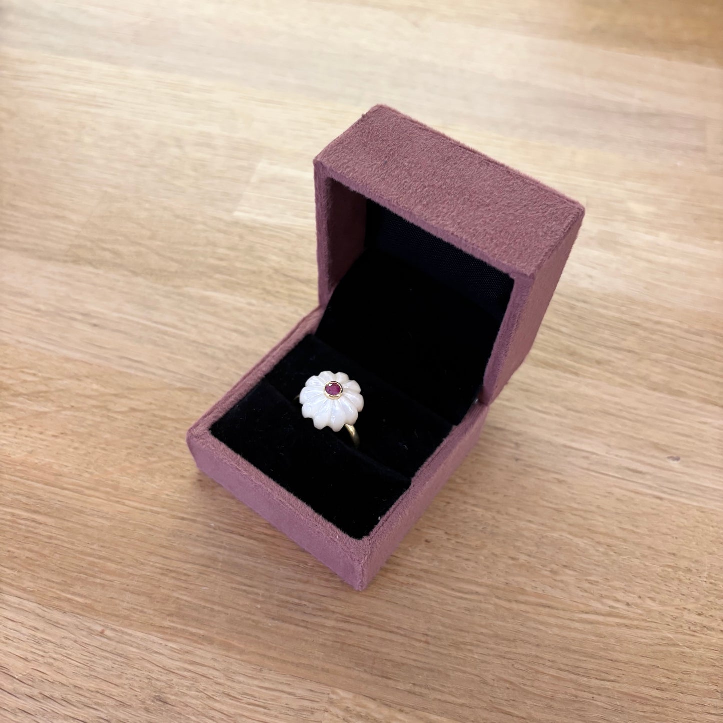 Bague Amara nacre rubis