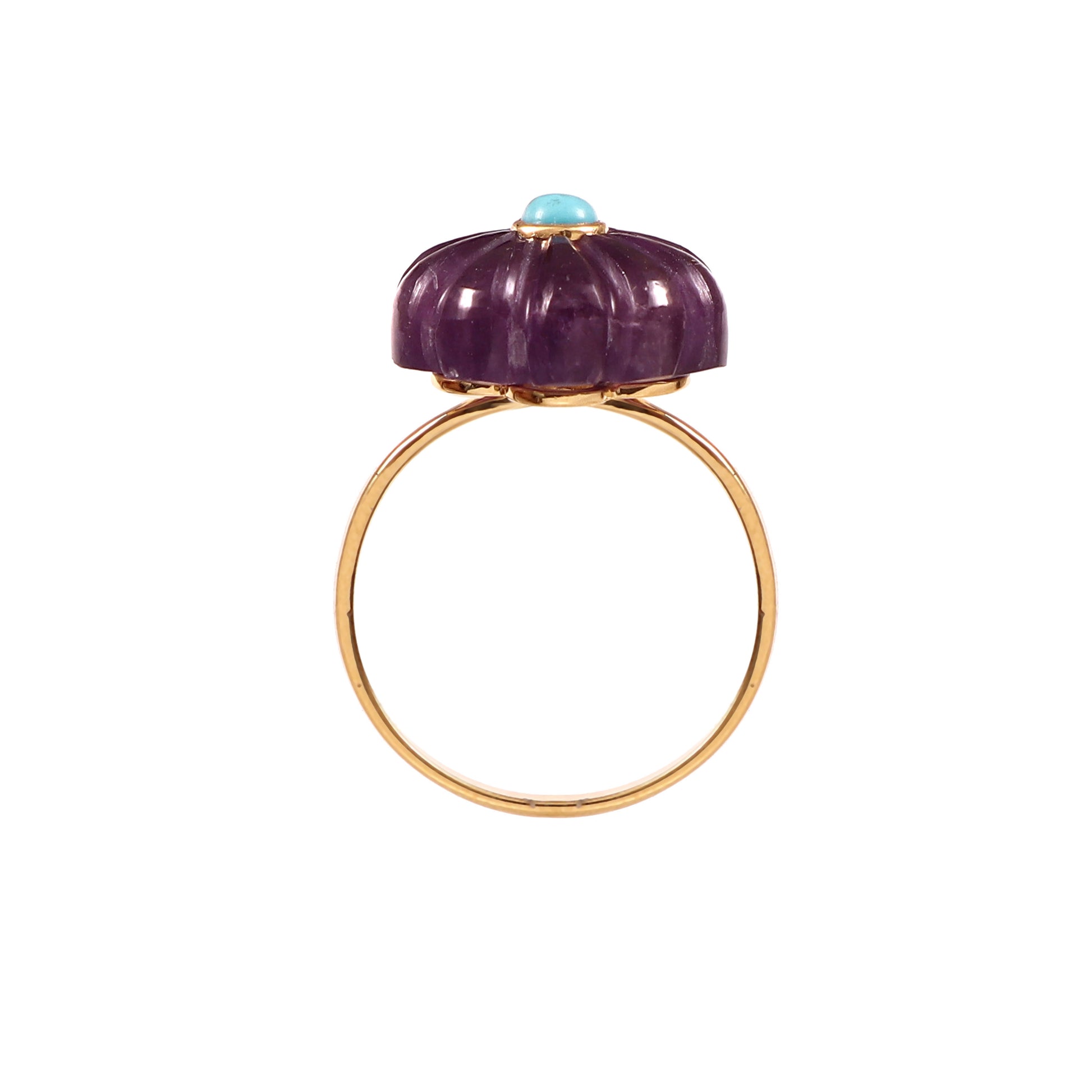 Bague Amara en argent plaqué or vue de côté, fleur sculptée en améthyste violette surmontée d’un cabochon turquoise, Mademoiselle Azalée Agen