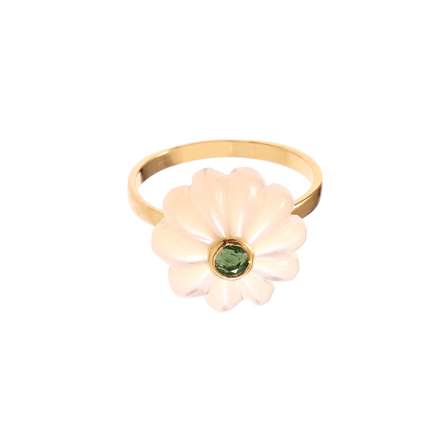 Bague Amara en argent plaqué or avec fleur en nacre blanche et cabochon vert émeraude, vue de face, Mademoiselle Azalée Agen