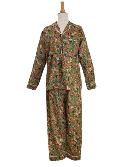Pyjama long femme en coton indien, imprimé fleuri sur fond vert olive, chemise à manches longues et pantalon assorti